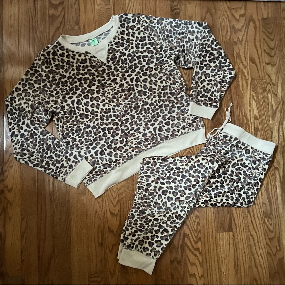 Honey Dew super soft fleece 2 piece lounge set in Natural Leopard size large
